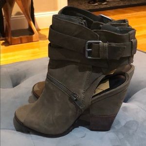 Dolce Vita taupe leather shoe boots. New. 6.5